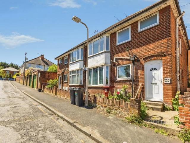 Goldsmid Road, Reading, RG1 2 bed flat to rent £1,250 pcm £288 pw