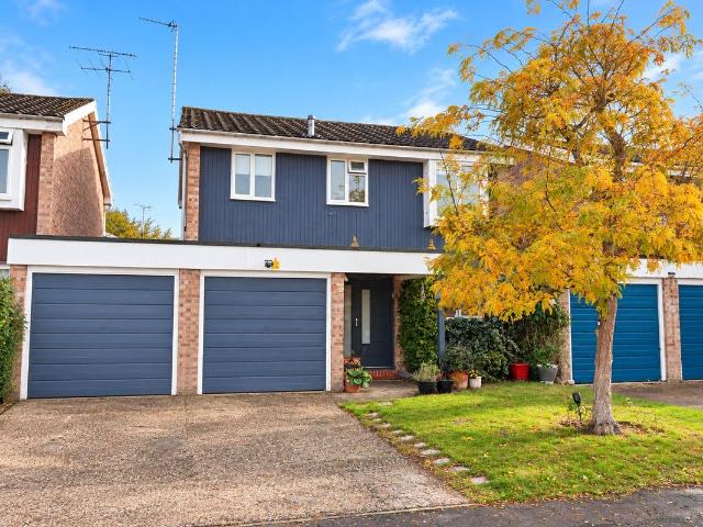 Goldsmiths Close, Woking, Surrey GU21, 4 bed detached house to rent, £3,100 pcm | PrimeLocation