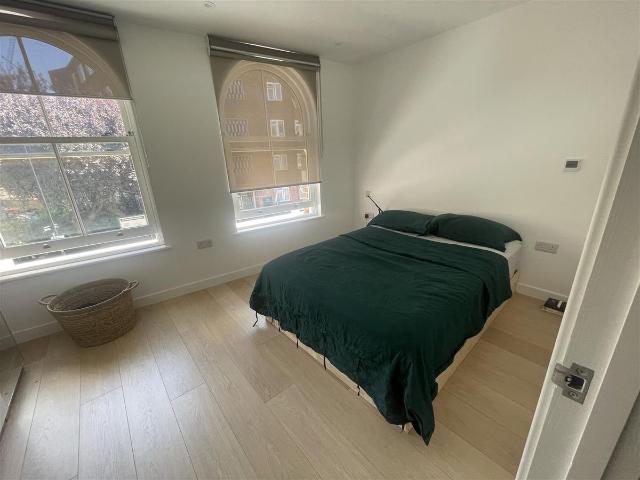 Goldsmiths Row, London E2, 1 bed flat to rent, £2,550 pcm | PrimeLocation