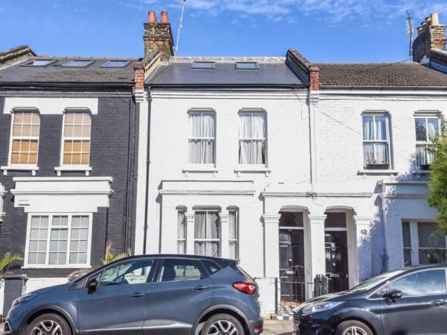 Goldsboro Road, Vauxhall, London, SW8 1 bed terraced house to rent £2,300 pcm £531 pw