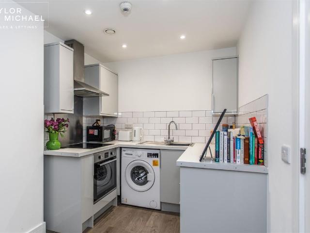 Goldstone Street, Hove BN3, Studio to rent, £975 pcm | PrimeLocation