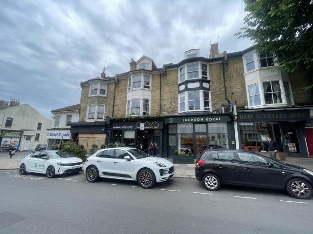 Goldstone Villas, Hove, East Sussex Studio to rent £925 pcm £213 pw
