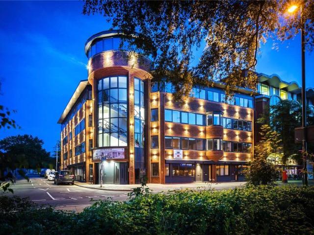 Goldsworth Road, Woking GU21 1 bed apartment to rent £1,150 pcm £265 pw
