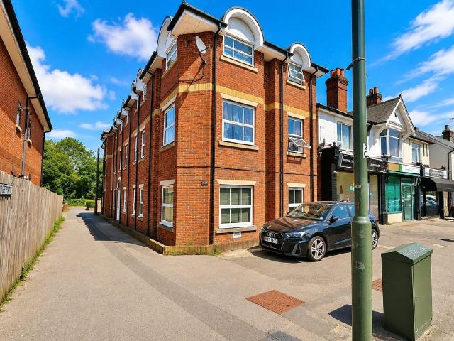 Goldsworth Road, Woking, Surrey GU21, 2 bed flat to rent, £1,500 pcm | PrimeLocation