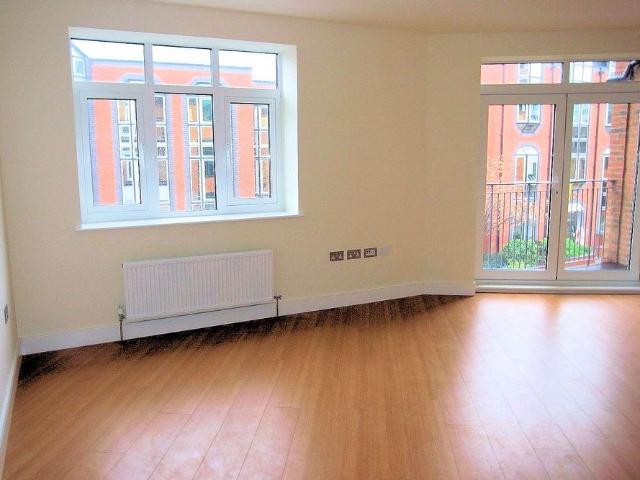 Goldsworth Road, Woking, Surrey, GU21 6JY