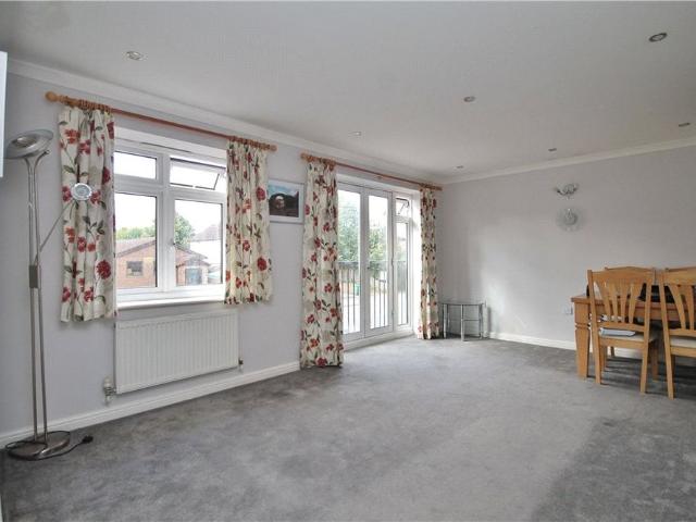 Goldsworth Road, Woking, Surrey, GU21 6LW