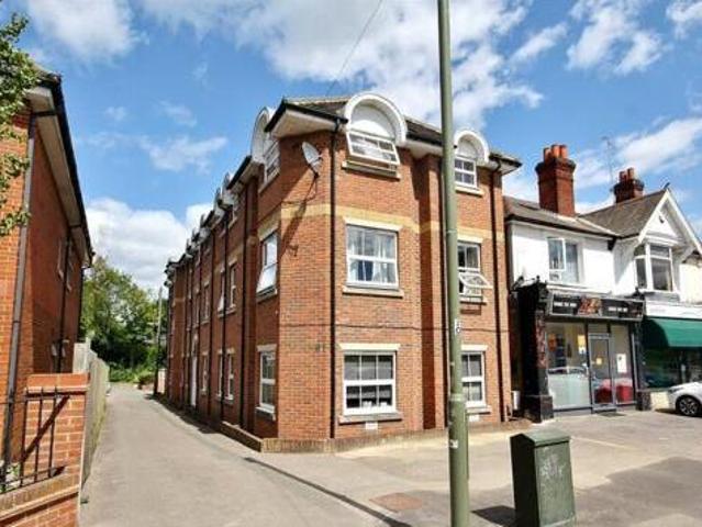 Goldsworth Road, Woking, 2 Bedroom Apartment