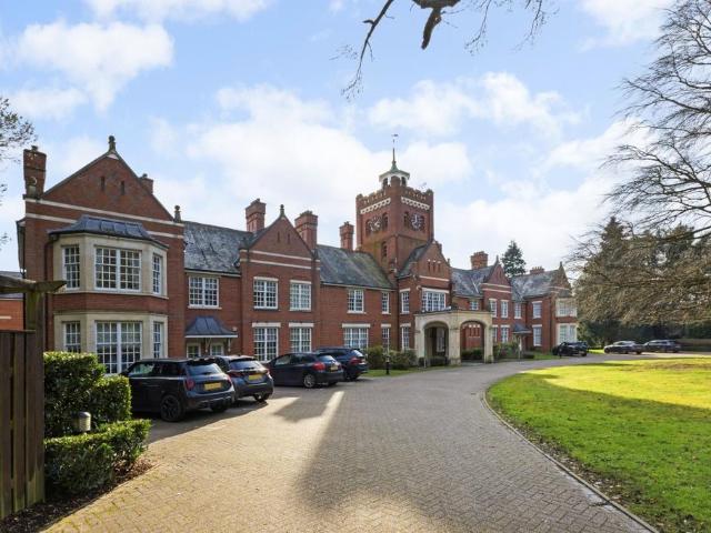 Goldring Way St. Albans AL2 1 bed apartment to rent £1,700 pcm £392 pw