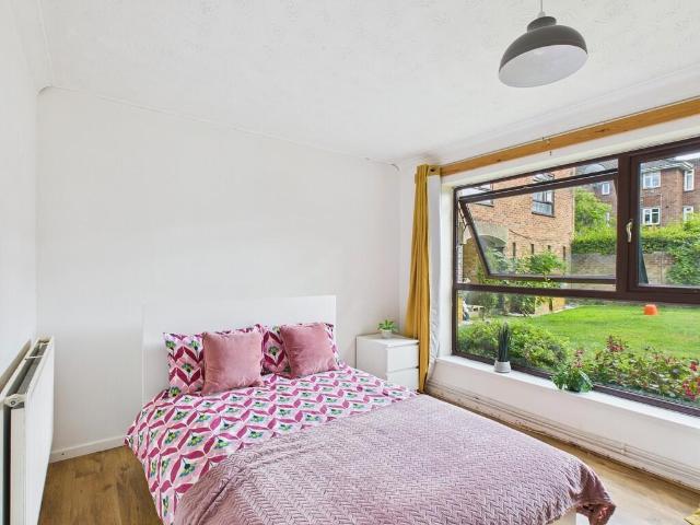Goldwell Road 1 bed in a flat share to rent £490 pcm £113 pw