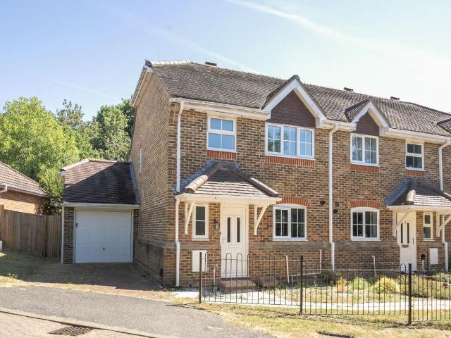 Goldwire Drive, Chandler's Ford SO53, 3 bed property to rent, £1,800 pcm | PrimeLocation