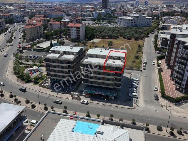 Gölet Prestij Caddesi Üzerinde Lüks 5+1 Dubleks Daire
