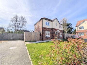 Golf Open 2026 Cornflower Close. 3 bed property to rent £21,667 pcm £5,000 pw