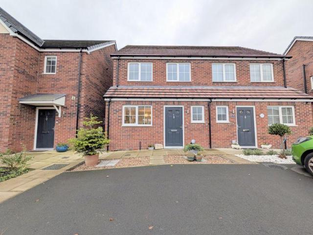 Golf Open 2026 Meadow Lane. 2 bed property to rent £19,500 pcm £4,500 pw