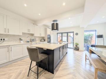Golf Open 2026 Mill Lane. 4 bed property to rent £26,000 pcm £6,000 pw