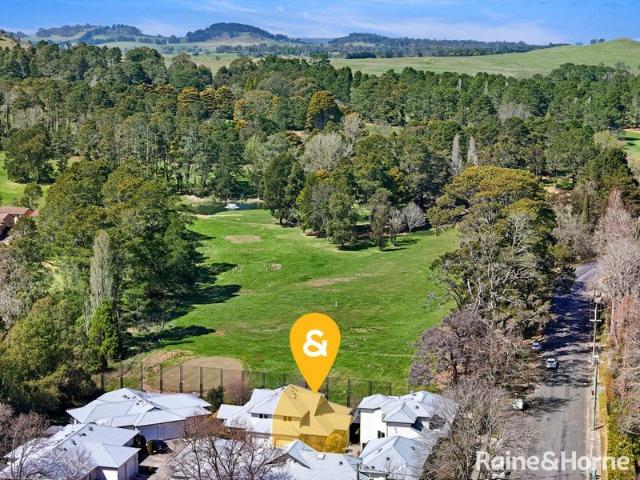 Golf Course Views & Effortless Villa Living