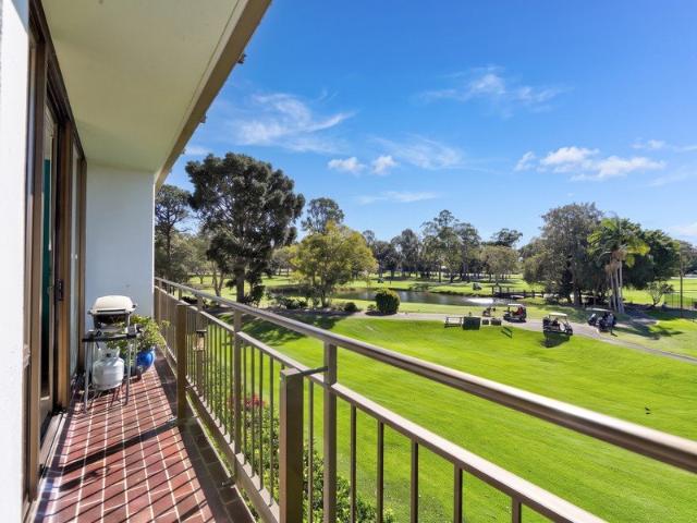 Golf Course Views, Excellent Location