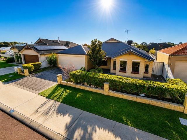 Golf Course Views, Privacy, Workshop & Pool Potential