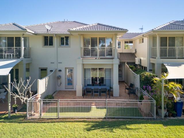 GOLF COURSE VILLA IN PRESTIGIOUS GATED RESORT