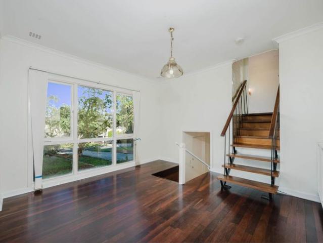 Golf Course Charm – Updated Home with Local Perks