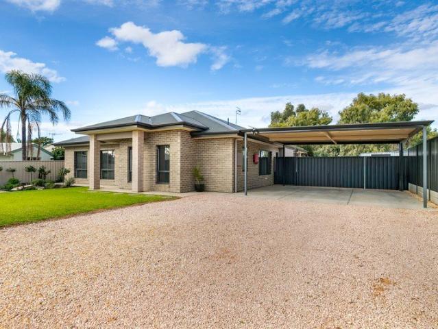 Golf Course Living with Secure Income