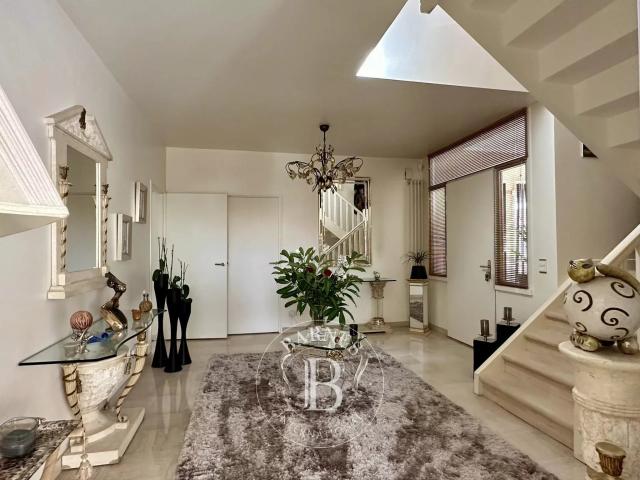 Golf d’Etiolles 91 – Maison contemporaine avec piscine – J. 283m² Etiolles