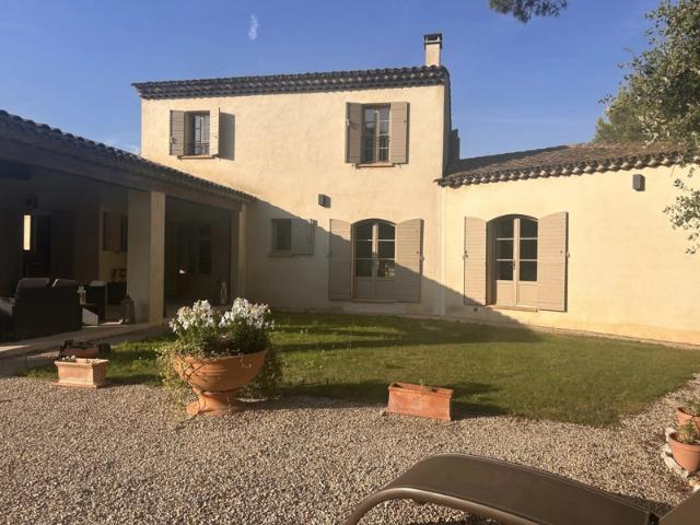 Golf de Pont Royal, Maison classe B, pisicne chauffée