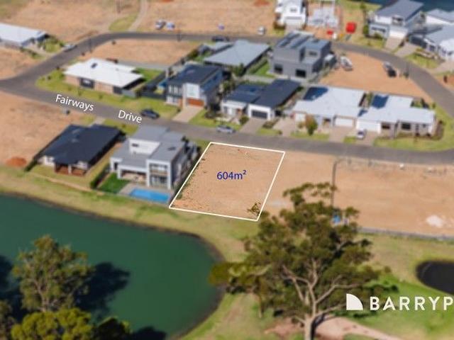 Golf lover's dream Prime fairways allotment with water views
