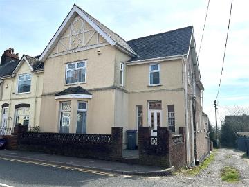Golf Road, New Inn, Pontypool NP4, 4 bed end terrace house to rent, £1,100 pcm | PrimeLocation
