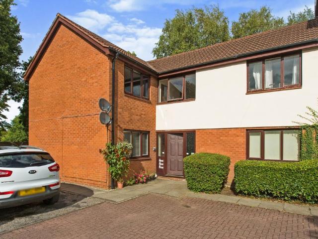 Golf View, Preston PR2 Studio to rent £495 pcm £114 pw