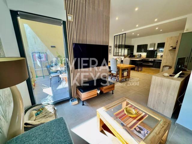GOLFE JUAN A PIED DES PLAGES: appartement 3 pièces neuf avec. 79m² Golfe Juan