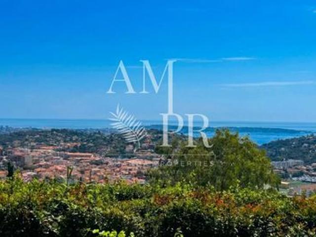 Golfe Juan – Élégante villa contemporaine avec piscine et vue panoramique, 4 chambres