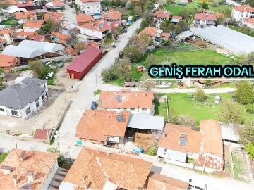 Gölhisar Konak Mahallesinde Geniş Arsada Satılık Müstakil Ev!
