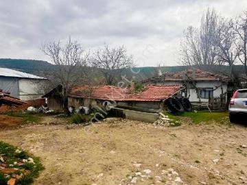 Gölpazarın'da 2545 M2 Kerpiç Ev Ahır Samanlık Fırın Ve Bahçesi