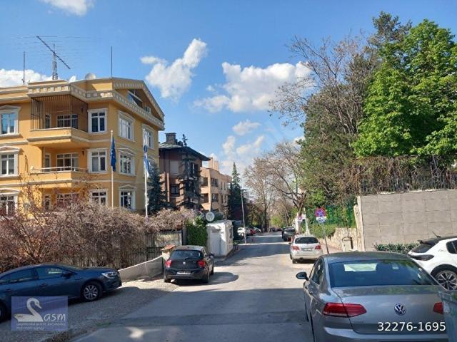 GOP, BEYAZ ZAMBAKLAR SK, MODERN BİNADA, KOMBİLİ,OTOPARKLI,KATTA, MÖBLELİ, 1+1'LER 4800050000TL