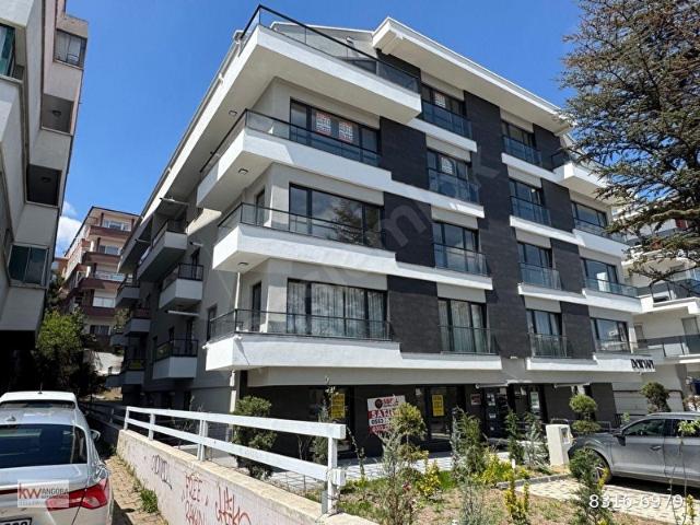 GOP NENEHATUNDA SIFIR BİNADA, OTOPARKLI, ASANSÖRLÜ 3+1