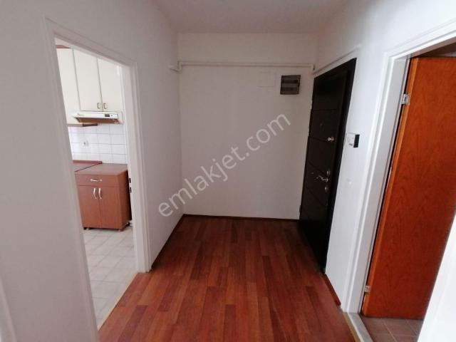 Gop Ust Kozada 1.kat İçi Bakımlı Ön Cephe Kombili 2+1 Kiralık Daire