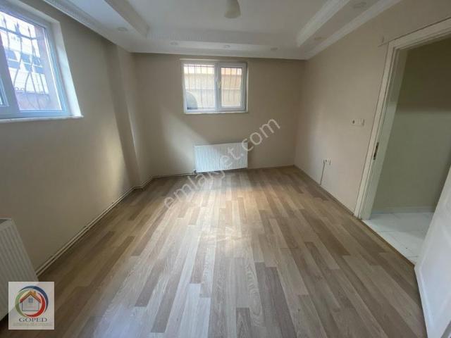 ╣goped╠ Çelebiler Sokak'ta Satılık 70m2 2+1 Yarı Bodrum Daire