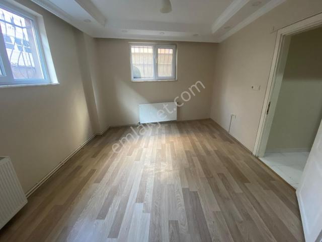 ╣goped╠ Çelebiler Sokak'ta Satılık 70m2 2+1 Yarı Bodrum Daire