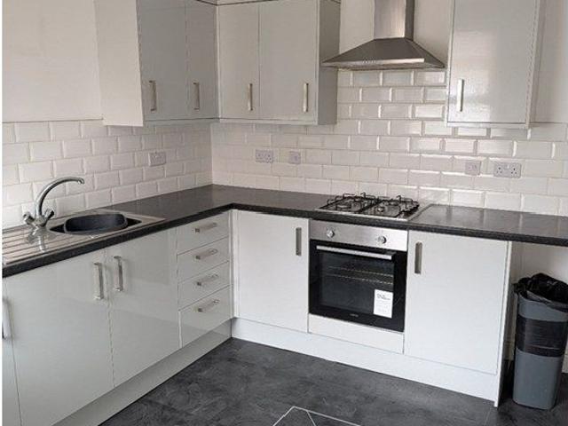 Gorton Road, Stockport SK5, 3 bed flat to rent, £1,195 pcm | PrimeLocation