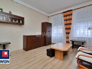 Kawalerka w klimatycznej kamienicy, balkon, gotowa do zamieszkania