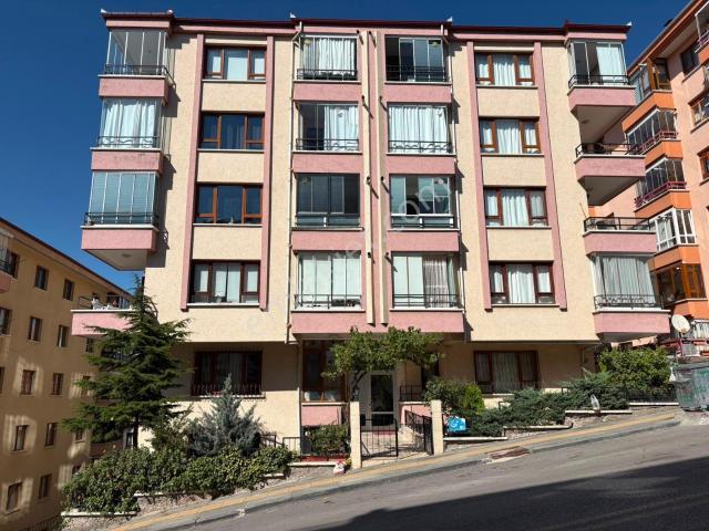 Göral Emlak Öveçler Kabil Caddesi Yakını Ortakat 3+1 Geniş Daire