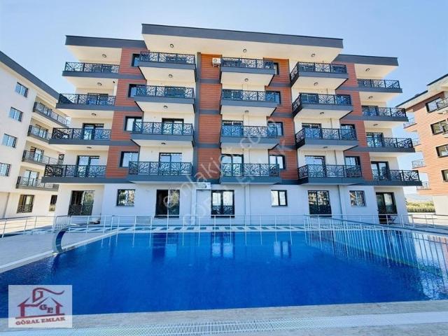 Göral Emlak'tan 1+1 Arakat Havuzlu Sitede Satılık 1+1 Daire