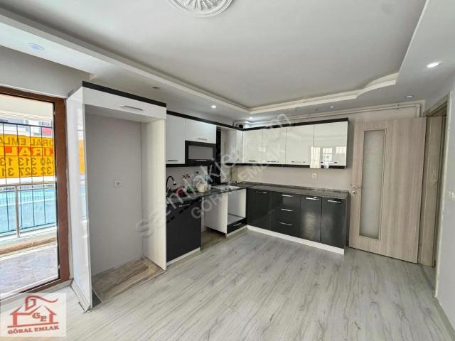 Göral Emlak'tan Atatürk Mah. Caddeye Yakın Kiralık 2+1 Daire