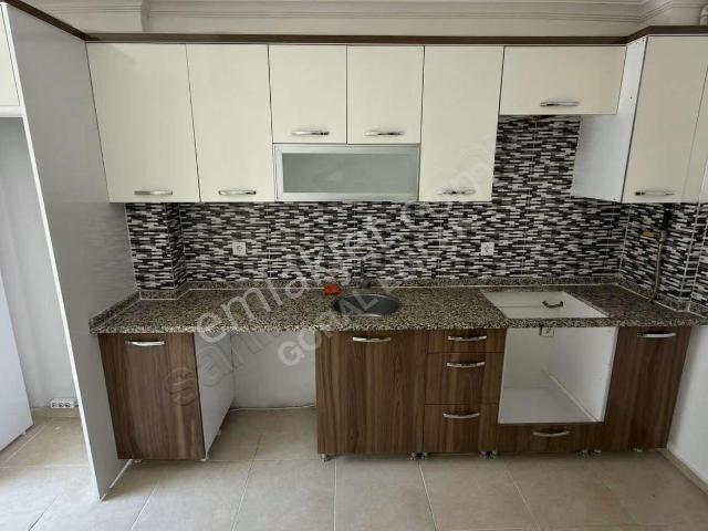 Göral Emlaktan Cadde Üstü 3+1 Arakat Kiralık Daire