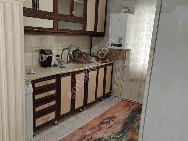 Göraldan 2 +1 Şeftali Caddesinde Bahçe Kullanışlı Açık Otoparklı