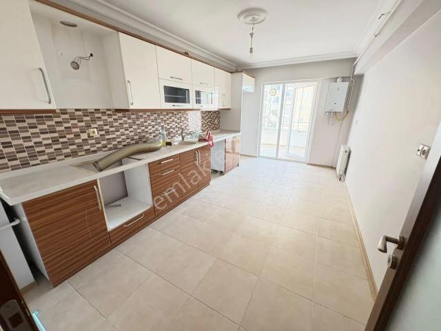 Göraldan 3+1 Sitede Karahöyük Cad.üzerinde Son Kat Manzaralı