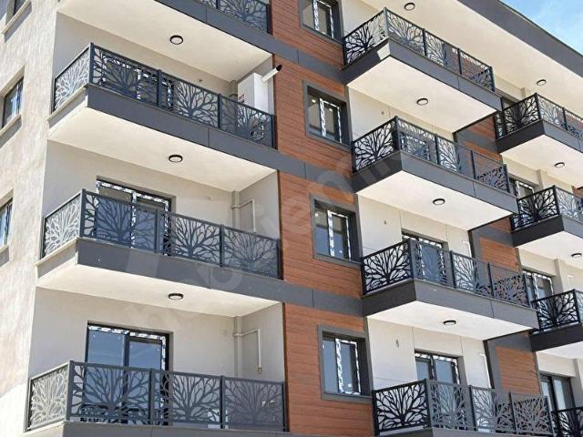 GÖRAL'DAN MURADİYE'DE HAVUZ CEPHELİ KÖŞE 1+1 ARAKAT DAİRE