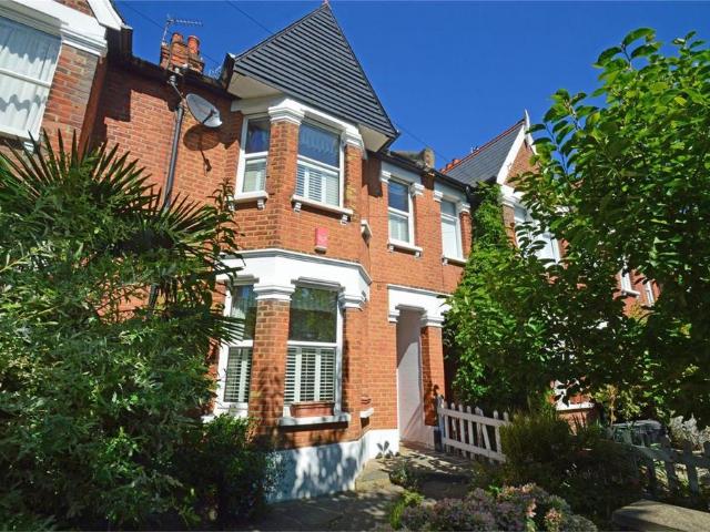 Gordon Avenue, St Margarets 4 bed terraced house to rent £4,250 pcm £981 pw