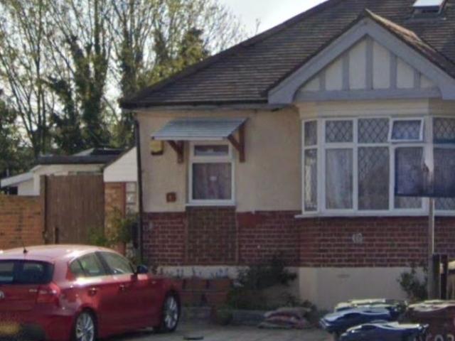 Gordon Gardens, Edgware, Greater London HA8, 2 bed maisonette to rent, £1,700 pcm | PrimeLocation