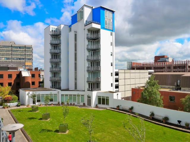 Gordon Gardens, Swindon SN1, 2 bed flat to rent, £1,275 pcm | PrimeLocation